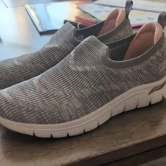 Skechers Women's Gray Slip-On Sneakers - Picture 4 of 6